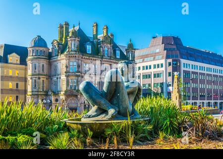 Der Flussbrunnen vor dem Victoria Square in Birmingham, England Stockfoto