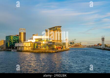 Blick auf das Lowry Theater in Manchester, England Stockfoto