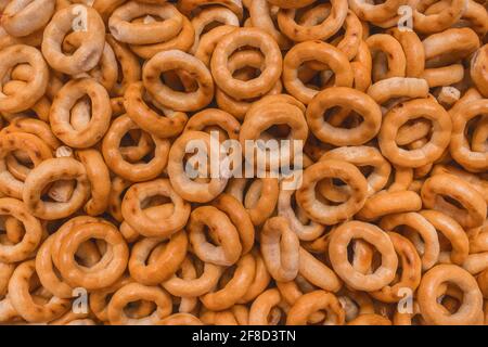 Stapel von Bagels, Snack- oder TrocknungsBagels, Mittagessen, Food, Textur, Hintergrund, Nahaufnahme. Stockfoto