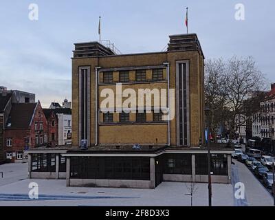 Eingangsgebäude des berühmten Fußgängertunnels Sint Anna unter der Schelde in Antwerpen, Flandern, Belgien Stockfoto