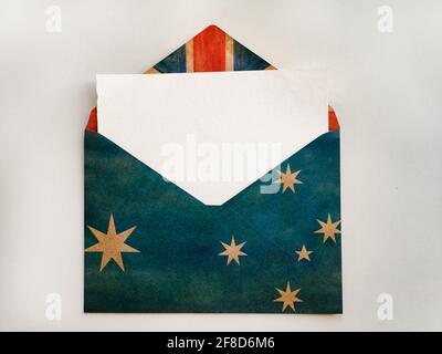 Schöne Karte mit dem Bild der australischen Flagge. Nahaufnahme, Ansicht von oben. Urlaubskonzept. Herzlichen Glückwunsch für Familie, Angehörige, Verwandte, f Stockfoto
