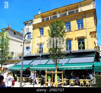 Restaurant Les Deux Garcons auf Cours Mirabeau, Aix en Provence, Frankreich Stockfoto