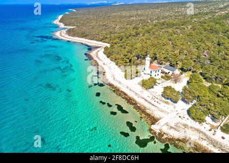 Insel Vir Archipel Leuchtturm und Strand Luftpanorama, Dalmatien Region von Kroatien Stockfoto