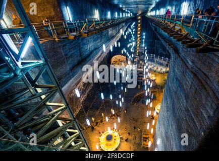 Turda, Rumänien - 27. oktober 2019: Berühmte Salzmine Salina Turda in Rumänien Stockfoto