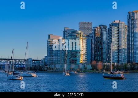 Das Erickson-Gebäude, das vom Architekten Arthur Erickson, False Creek, Vancouver, British Columbia, Kanada Stockfoto