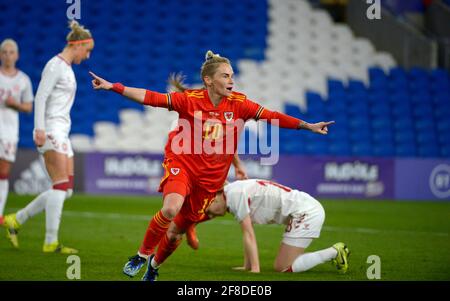 Wales moderiert Dänemark in einem UEFA-Fußballfreund im Cardiff City Stadium: Abgebildet ist Jess Fishlock von Wales, der ein Tor feiert.Denmark's Credit: Andrew Dowling/Alamy Live News Stockfoto