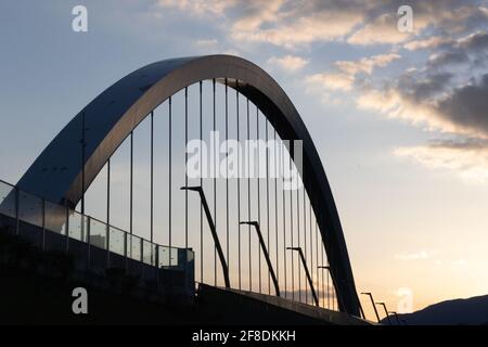 Das Viadukt Viadotto Marchetti auf der Autobahn von Ivrea in der Canavese Region von Piemonte, in der Nähe von Turin im Piemont Italien Stockfoto