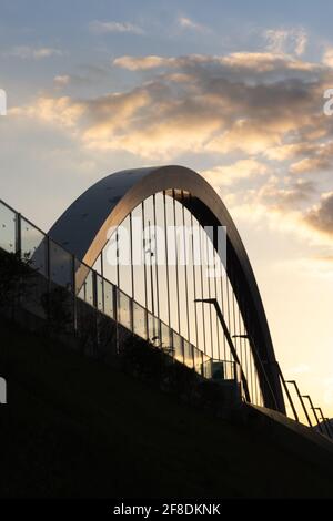 Das Viadukt Viadotto Marchetti auf der Autobahn von Ivrea in der Canavese Region von Piemonte, in der Nähe von Turin im Piemont Italien Stockfoto