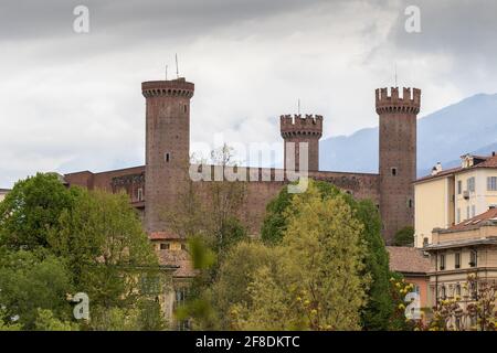 Die Burg Castello di Ivrea in der Region Canavese Piemont Piemont Italien mittelalterliche Burg in der Stadt in der Provinz von Turin Stockfoto
