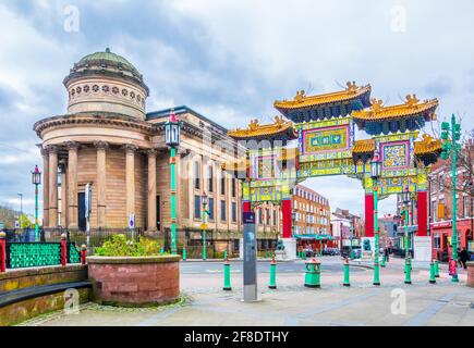 LIVERPOOL, GROSSBRITANNIEN, 6. APRIL 2017: Blick auf das chinatown-Tor in Liverpool, England Stockfoto