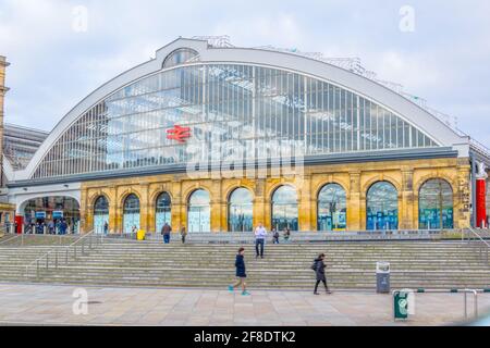 LIVERPOOL, GROSSBRITANNIEN, 6. APRIL 2017: Der Bahnhof Lime Street in Liverpool, England Stockfoto