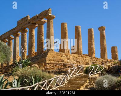 Treppe zum Tempel von Hera Lacinia in Valle Dei Templi Stockfoto