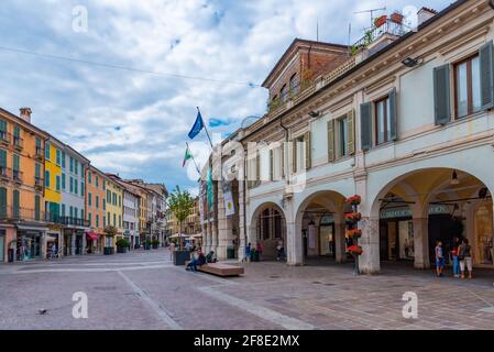 BRESCIA, ITALIEN, 15. JULI 2019: Blick auf den Corso Palestro in Brescia, Italien Stockfoto