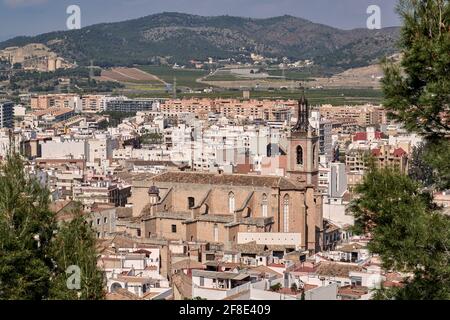 Luftaufnahme der Stadt Sagunto in der Provinz Valencia mit der Kirche Santa Maria, Spanien, Europa Stockfoto