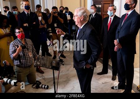 Washington, DC, USA. April 2021. 13. April 2021 - Washington, DC, Vereinigte Staaten: Minoritätsvorsitzender des Senats MITCH MCCONNELL (R-KY) spricht auf einer Pressekonferenz des republikanischen Senats. Quelle: Michael Brochstein/ZUMA Wire/Alamy Live News Stockfoto