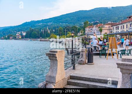 BAVENO, ITALIEN, 24. JULI 2019: Seepromenade in Baveno in Italien Stockfoto