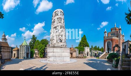 MAILAND, ITALIEN, 19. JULI 2019: Bernocchi-Mausoleum im Cimitro Monumentale in Mailand, Italien Stockfoto