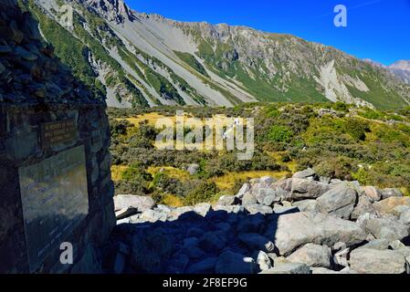 Es gibt 10 kurze Wanderungen, die in der Nähe des Dorfes beginnen. Alle Spuren sind geformt und gut markiert. Der Red Tarns Track, Kea Point und der Hooker Valley Track Stockfoto