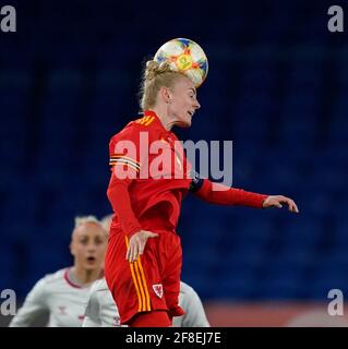 Cardiff, Großbritannien. April 2021. Sophie ingle wurde während des Freundschaftsspiel zwischen Wales und Dänemark im Cardiff City Stadium in Aktion gesehen.Endstand; Wales 1:1 Dänemark) (Foto von Graham Glendinning/SOPA Images/Sipa USA) Quelle: SIPA USA/Alamy Live News Stockfoto