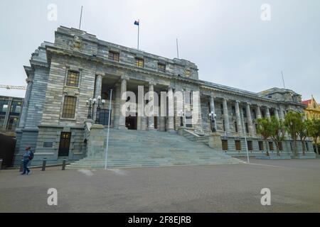 Wellingtons offizielle Regierungsgeschäfte finden im markant modernen Beehive an der Bowen Street statt, in dem sich die Amtsträger der Minister befinden Stockfoto