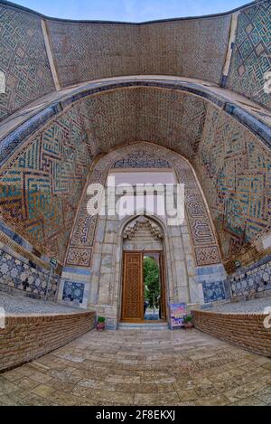 Ende des 16. Jahrhunderts wurden durch Abdullah Khan II. (Abdollah Khan Ozbeg) (1533/4-1598), den letzten Khan der Shaybaniden-Dynastie von Buchara, alle Restaurationen aufgehoben Stockfoto