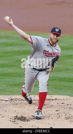 St. Louis, Usa. April 2021. Der Washington Nationals Startkanonier Stephen Strasburg liefert den St. Louis Cardinals am Dienstag, den 13. April 2021, im ersten Inning im Busch Stadium in St. Louis einen Pitch. Foto von Bill Greenblatt/UPI Credit: UPI/Alamy Live News Stockfoto