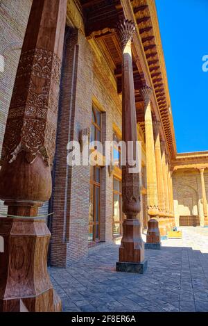 Die neue Moschee mit traditionellen islamischen architektonischen Elementen trägt zur Pracht des Ortes bei. Aufgenommen In @Taschkent, Usbekistan Stockfoto