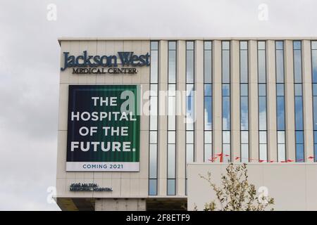 Neue Krankenhausniederlassung Jackson West Medical Center Krankenhaus Eröffnung 2021. Spende der Jose Milton Foundation. Jackson Health System Stockfoto