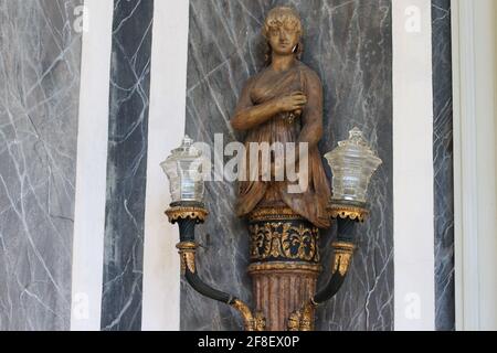 Vintage Wandleuchte in einem Haus. Antike Wandleuchte Stockfoto