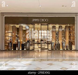 Jimmy Choo Boutique-Geschäft in der Aventura Mall in Südflorida. Britische High Fashion House spezialisiert auf Luxus Schuhe Handtaschen Accessoires & Düfte Stockfoto