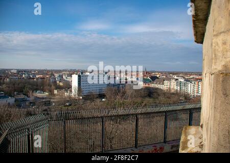 Landschaft des Flakturms III im Volkspark Humboldthain Berlin Stockfoto