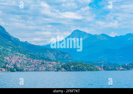 Sala Comacina von einer Fähre aus gesehen, Italien Stockfoto