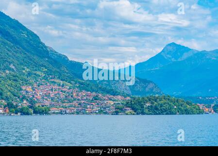 Sala Comacina von einer Fähre aus gesehen, Italien Stockfoto