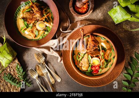 Ketupat Lebaran. Festgericht während der Eid-Ferien in Indonesien Stockfoto