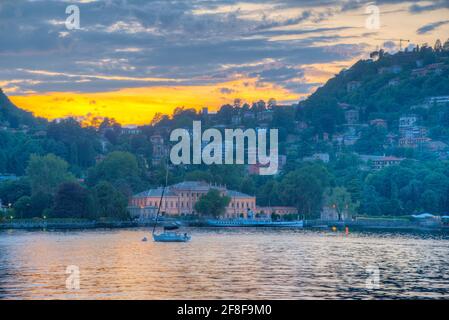 Blick auf die Villa Olmo am Ufer des Lago Di Como in Italien Stockfoto