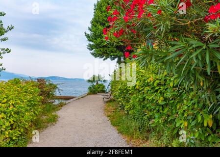 Gasse auf der Isola Superiore dei pescatori am Lago Maggiore, Italien Stockfoto