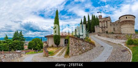 Blick auf das Brescia Schloss in Italien Stockfoto