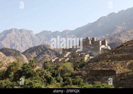 Das Dorf Thee Ain in Al-Baha, Saudi-Arabien, ist ein einzigartiges Kulturerbe, das alte archäologische Gebäude umfasst Stockfoto