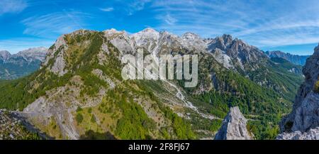 Grat verbindet Valbona und Theth Tal in Albanien Stockfoto