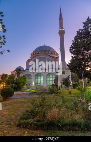 Sonnenuntergang Ansicht der EBU Bekr Moschee in Shkoder, Albanien Stockfoto