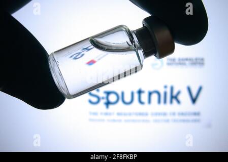 Hair, Deutschland. April 2021. Themenbild, Symbolfoto Sputnik V-Impfstoff-Impfstoff mit Impfstoff. Credit: dpa/Alamy Live News Stockfoto