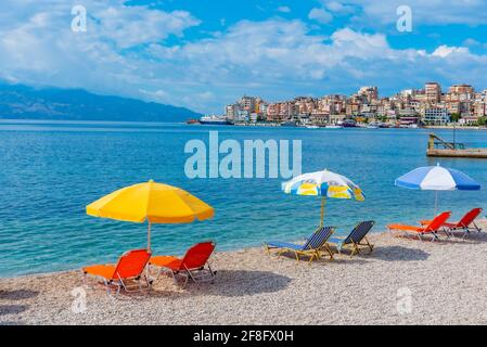 Blick auf einen leeren Strand bei Sarande, Albanien Stockfoto