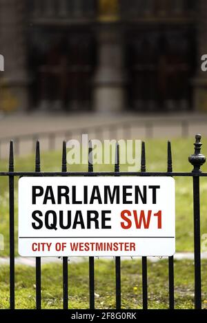 London, England, Großbritannien. Straßenschild: Parliament Square, SW1, Westminster Abbey dahinter Stockfoto