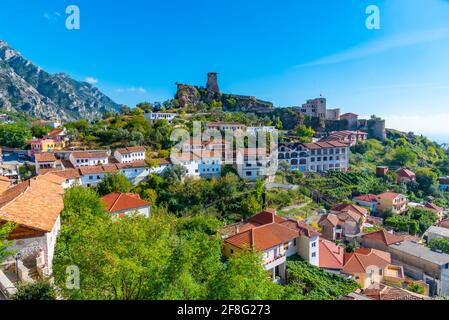 Luftaufnahme von Kruja Burg und Basar, Albanien Stockfoto