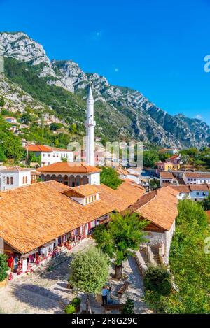 Luftaufnahme von Kruja Burg und Basar, Albanien Stockfoto