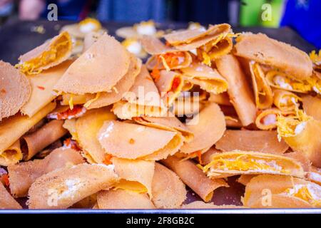 Ich liebe es, meine Geschmackserlebnisse mit den traditionellen Speisen der Orte zu sehen und zu verbessern, in die ich Reise. Es macht die Reise unvergesslich und aufregend. Stockfoto