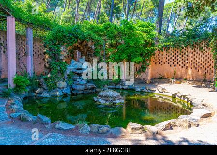 Brunnen im Inneren des Parc del Laberint d'Horta in Barcelona, Spanien Stockfoto