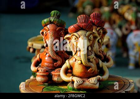 Happy Ganesh Chaturthi Indian Hindu Gott Herr, Ganesha Statue aus Ton Stockfoto