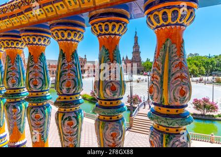 Plaza de Espana durch Keramikfliesen gesehen, Sevilla, Spanien Stockfoto