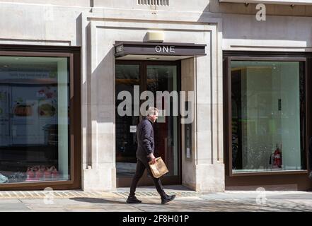 London, Großbritannien. April 2021. Büros von Greensill Capital in Covent Garden. Boris Johnson hat nach der Enthüllung, dass der Spitzenbeamter Bill Crothers bei Greensill Capital angestellt war, während er noch für die Regierung arbeitete, „Besorgnis“ geäußert. David Cameron lobte Rishi Sunak und Matt Hancock für Greensills NHS-Gehälter. Kredit: Mark Thomas/Alamy Live Nachrichten Stockfoto